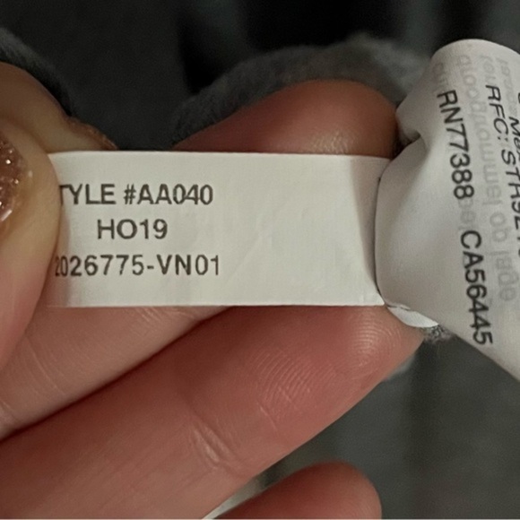 J. Crew • Men’s Triblend Grey Long Sleeve Tee Shirt - Picture 4 of 5